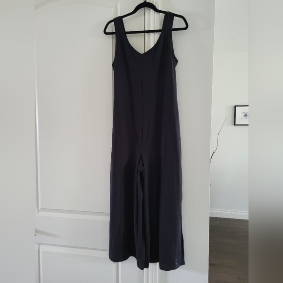 Jumpsuit With Pockets Size Medium - Picture 2 of 11